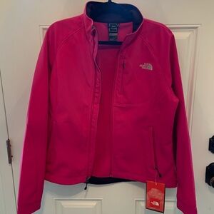 Hot pink never worn NWT winter jacket. Micro fleece lined. Size L